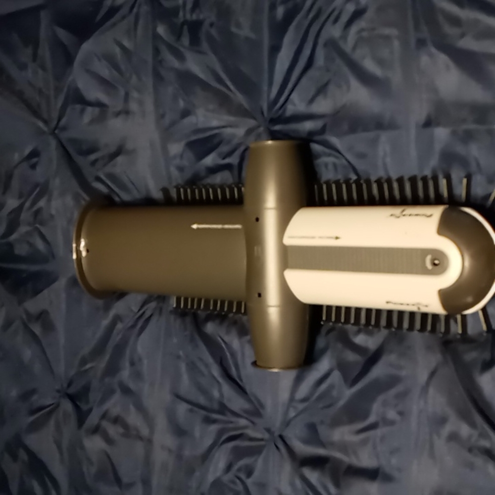 Neck tie rack motorized